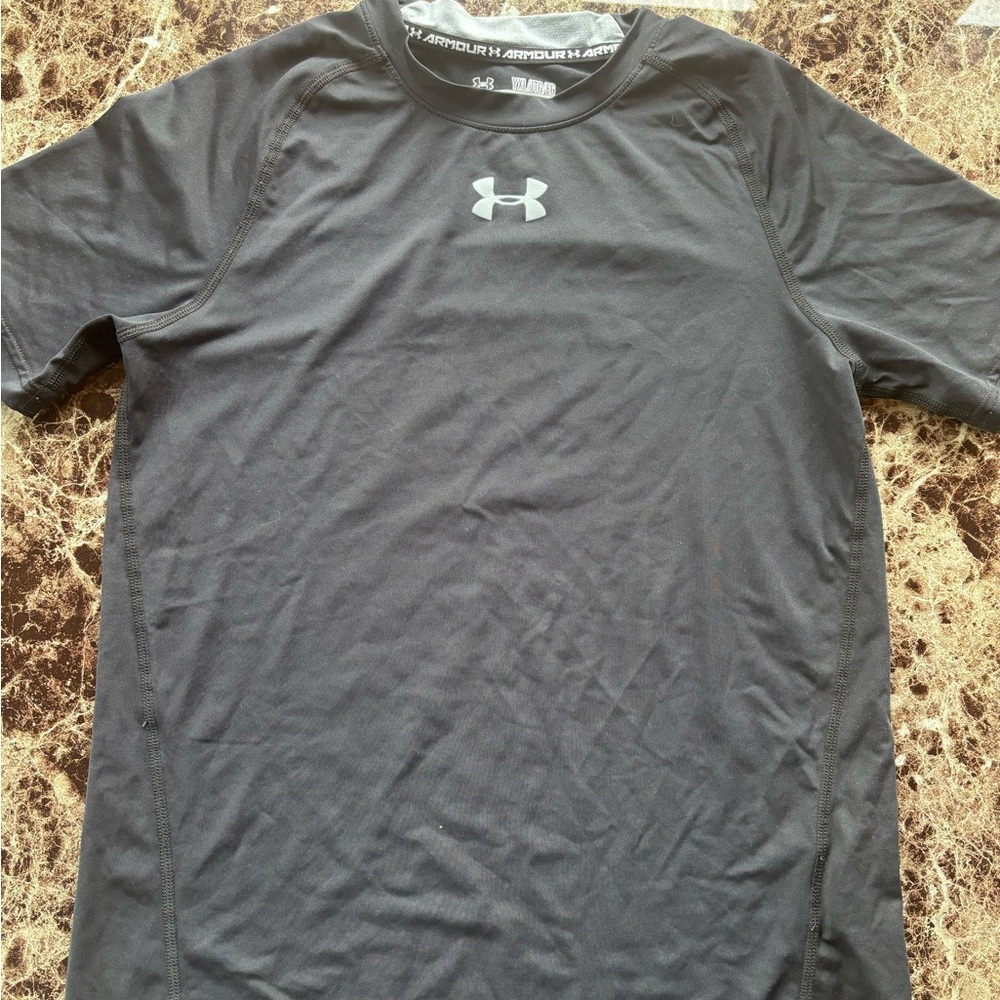 Under Armour youth boy Charcoal Gray Tee